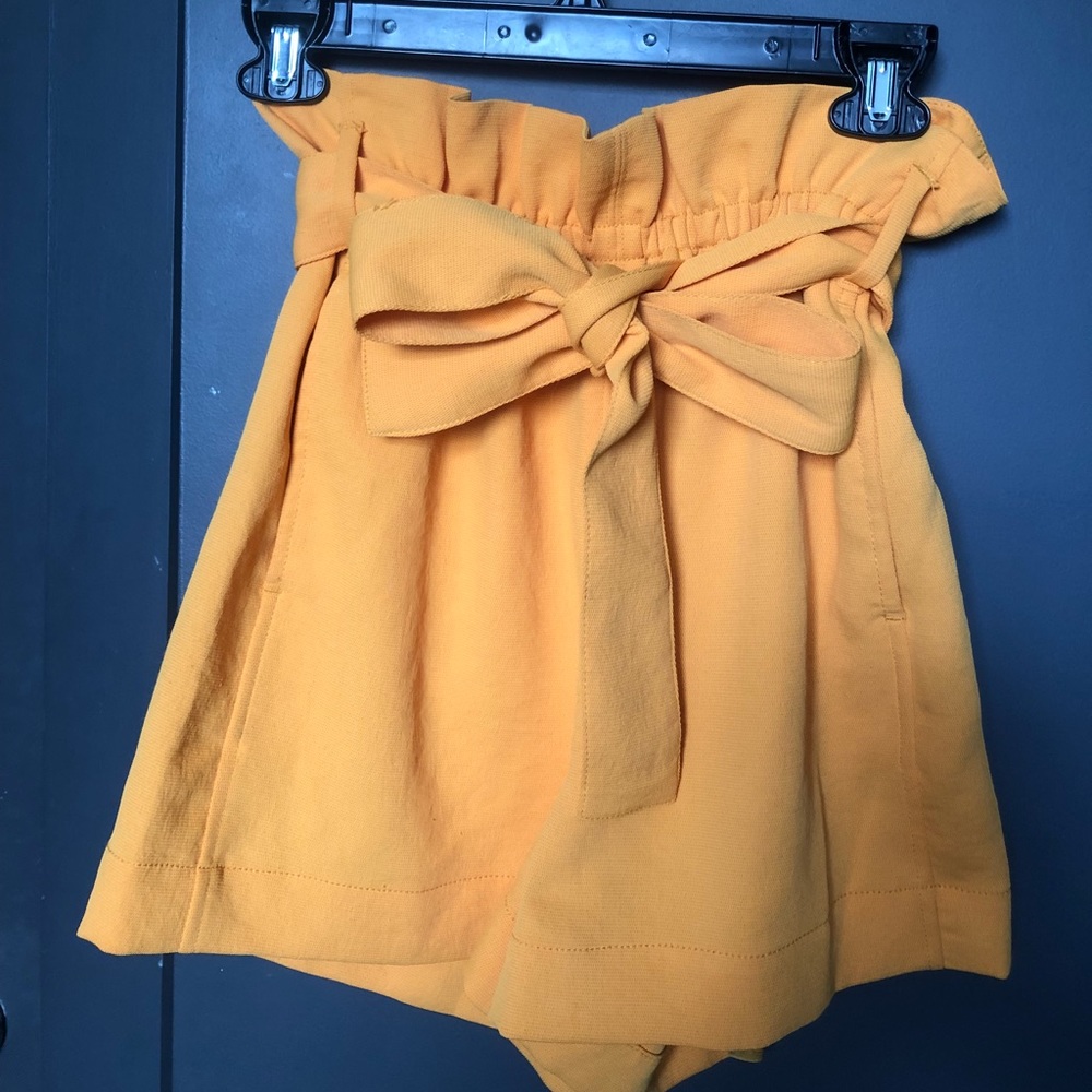 Wilfred / Aritzia Orange Paperbag Shorts